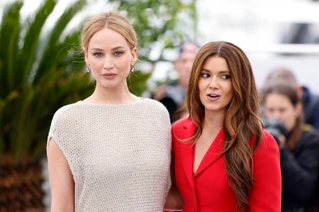 Jennifer Lawrence and Justine Ciarrocchi at the photocall for the documentary film Bread And Roses at the Festival de Cannes 2023 76 Cannes International Film Festival at the Palais des Festivals Cannes, 21 05 2023. Foto:xS.xGabschx xFuturexImage