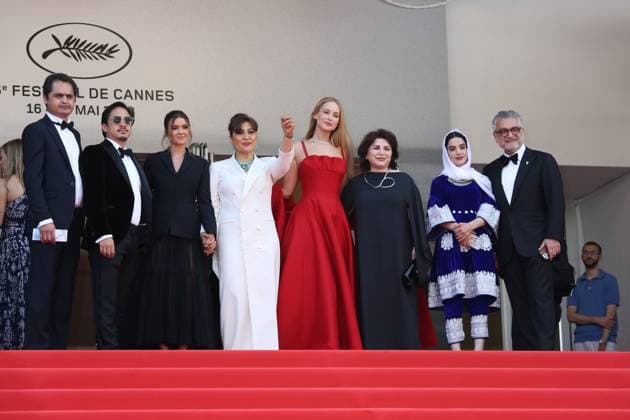 76e Festival International du Film de Cannes. MontÃ e des marches du film Anatomie d une chute . 76th Cannes Film Festival. Red carpet of the film Anatomie d une chute . Justine Ciarrocchi, Sahra Mani, Jennifer Lawrence and Hayedeh Safiyari. 292310 2023-05-21 Cannes France  Copyright: xIsabellexVautierx xStarfacex STAR_292310_029