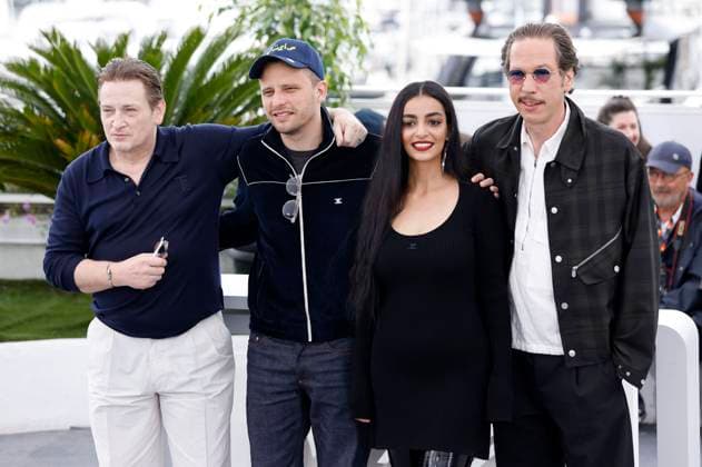 Benoit Magimel, Elias Belkeddar, Meriem Amiar and Reda Kateb at the photocall for the feature film Omar la fraise The King of Algiers at the Festival de Cannes 2023 76 Cannes International Film Festival at the Palais des Festivals Cannes, 21 05 2023. Foto:xS.xGabschx xFuturexImage