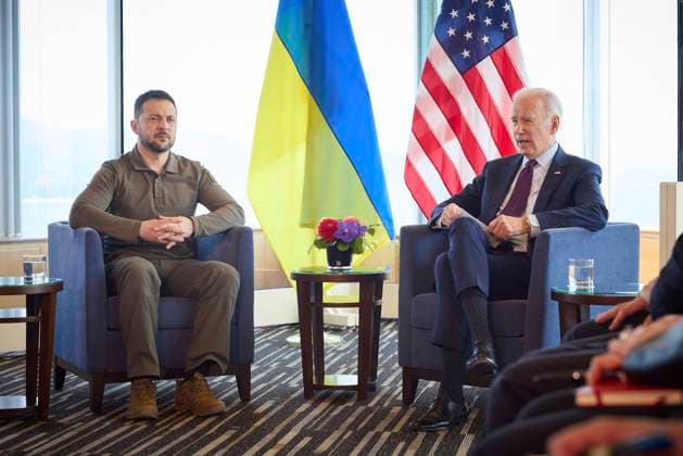 Bilder des Jahres 2023, News 05 Mai News Themen der Woche KW20 News Bilder des Tages May 21, 2023, Hiroshima, Hiroshima, Japan: Ukrainian President Volodymyr Zelenskyy, left, holds a bilateral discussion with U.S President Joe Biden, right, on the sidelines of the G7 Leaders Summit at the Grand Prince Hotel, May 21, 2023 in Hiroshima, Japan. Hiroshima Japan - ZUMAp138 20230521_zaa_p138_003 Copyright: xPoolx UkrainianxPresidentiax