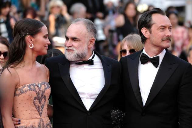 Jude Law, Alicia Vikander and Karim Ainouz at the premiere of the feature film Firebrand at the Festival de Cannes 2023 76 Cannes International Film Festival at the Palais des Festivals Cannes, 21 05 2023. Foto:xD.xBedrosianx xFuturexImage
