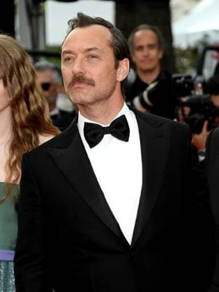 76th Cannes Film Festival 2023, evening 6 - red carpet of the film Firebrand (Le Jeu De La Reine) In the photo: Jude Law  Copyright: xAlbertoxTerenghix xipa-agency.nex xPoolxPhotoxEventsx01x IPA_IPA38109240