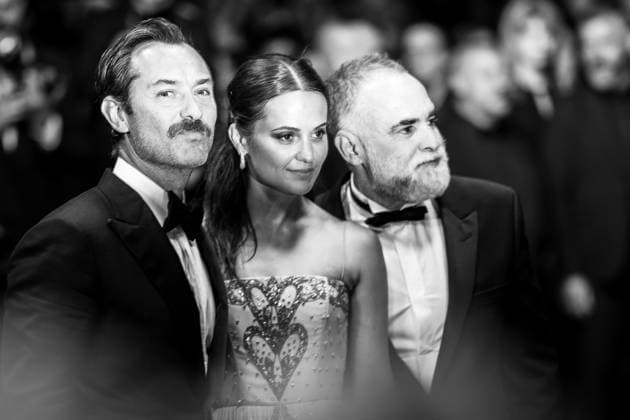 Internationale Filmfestspiele von Cannes, Firebrand Premiere 76e Festival International du Film de Cannes. MontÃ e des marches du film Le jeu de la reine . 76th International Cannes Film Festival 292340 2023-05-21 Cannes France Law, Jude; Vikander, Alicia; Ainouz, Karim  Copyright: xEstellexCarlierx xStarfacex STAR_292340_073