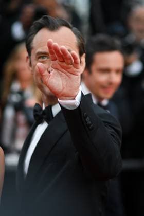 Internationale Filmfestspiele von Cannes, Firebrand Premiere 76e Festival International du film de Cannes. Montee du film Firebrand - Le jeu de la reine - 76th International Cannes Film Festival. Red carpet of Firebrand - Le jeu de la reine - Jude Law 292338 2023-05-21  Copyright: xLionelxGuericolas MPPx STAR_292338_045