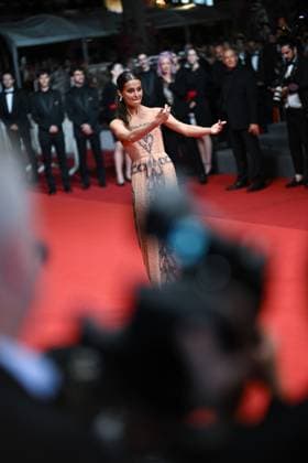 Internationale Filmfestspiele von Cannes, Firebrand Premiere 76e Festival International du film de Cannes. descente du film Firebrand - Le jeu de la reine - 76th International Cannes Film Festival. Red carpet of Firebrand - Le jeu de la reine - Jude Law 292338 2023-05-21  Copyright: xLionelxGuericolas MPPx STAR_292338_119