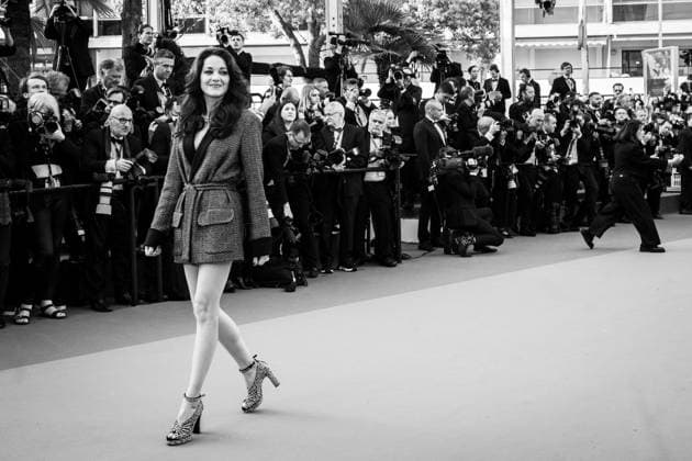 Internationale Filmfestspiele von Cannes, Firebrand Premiere 76e Festival International du Film de Cannes. MontÃ e des marches du film Le jeu de la reine . 76th International Cannes Film Festival 292340 2023-05-21 Cannes France Cotillard, Marion  Copyright: xEstellexCarlierx xStarfacex STAR_292340_077