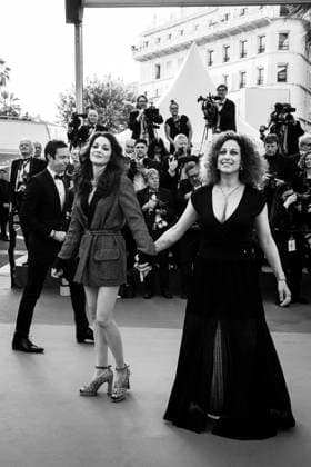 Internationale Filmfestspiele von Cannes, Firebrand Premiere 76e Festival International du Film de Cannes. MontÃ e des marches du film Le jeu de la reine . 76th International Cannes Film Festival 292340 2023-05-21 Cannes France Cotillard, Marion; Achache, Mona  Copyright: xEstellexCarlierx xStarfacex STAR_292340_085