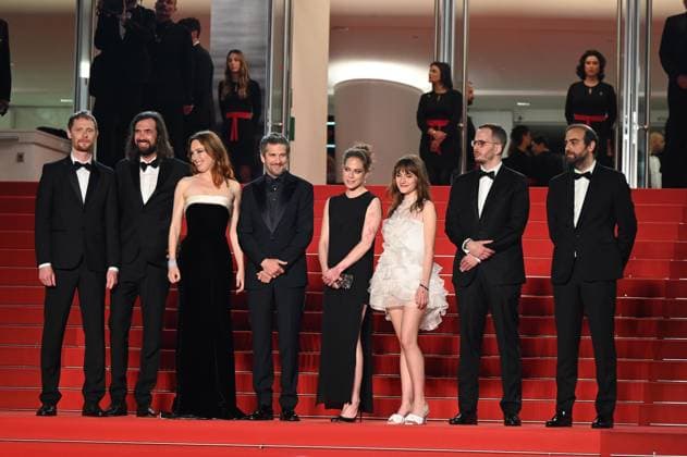 Internationale Filmfestspiele von Cannes, Acide Premiere 76th Cannes Film Festival 2023, Red Carpet Acid Pictured: Guillaume Canet, Laetitia Dosch, Rob, Marie Jung, Just Philippot, Patience Munchenbach  Copyright: xManuelexMangiarottix xipa-agencyx xPoolxPhotoxEventsx01x IPA_IPA38113110