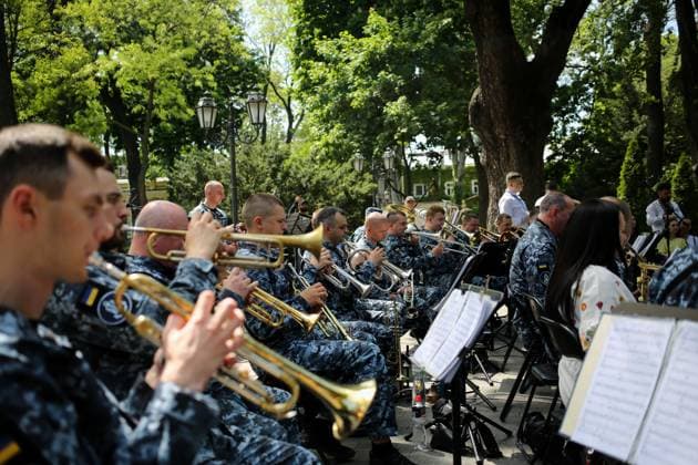 Odessa, Konzert zum Tag des Ukrainischen Marineinfanteriekorps May 21, 2023, Odessa, Ukraine: Orchestra of the Ukrainian Naval Infantry Corps seen performing in City Garden. Concert dedicated to the Day of the Ukrainian Naval Infantry Corps was held in the City Garden. May 23 will celebrate the Day of the Ukrainian Naval Infantry Corps. The Ukrainian Naval Infantry Corps, also known as the Ukrainian Marines, is part of coastal defense troops of the Ukrainian Navy. It is used as a component part of amphibious, airborne and amphibious-airborne operations, alone or in coordination with formations and units of the Army in order to capture parts of the seashore, islands, ports, fleet bases, coast airfields and other coast objects from the enemy. Odessa Ukraine - ZUMAs197 20230521_zaa_s197_147 Copyright: xViacheslavxOnyshchenkox