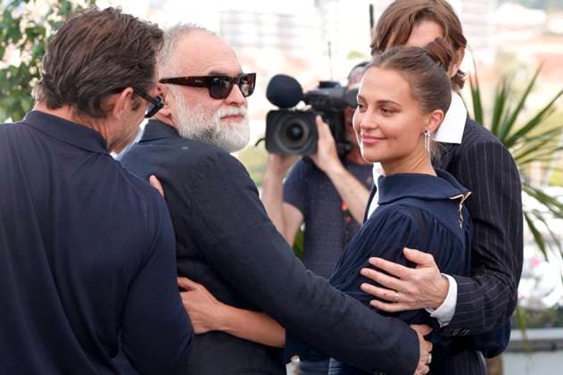 Jude Law, Karim Ainouz and Alicia Vikander at the photocall for the feature film Firebrand at the Festival de Cannes 2023 76 Cannes International Film Festival at the Palais des Festivals Cannes, 22 05 2023. Foto:xD.xBedrosianx xFuturexImage