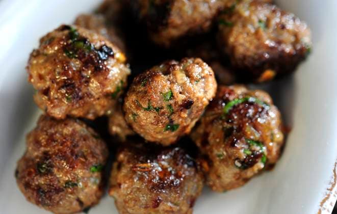 STOCKHOLM 20101014 Christmas food The Christmas spices carnation and cardamom add flavor to these meatballs, which are extra tasty with lots of fresh mint in STOCKHOLM SWEDEN x10040x  Copyright: xANDERSxWIKLUNDx xTTx JULKÖTTBULLAR