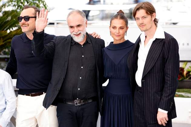 Jude Law, Karim Ainouz, Alicia Vikander and Sam Riley at the photocall for the feature film Firebrand at the Festival de Cannes 2023 76 Cannes International Film Festival at the Palais des Festivals Cannes, 22 05 2023. Foto:xS.xGabschx xFuturexImage