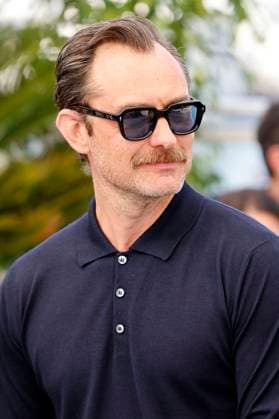 Jude Law at the photocall for the feature film Firebrand at the Festival de Cannes 2023 76 Cannes International Film Festival at the Palais des Festivals Cannes, 22 05 2023. Foto:xS.xGabschx xFuturexImage