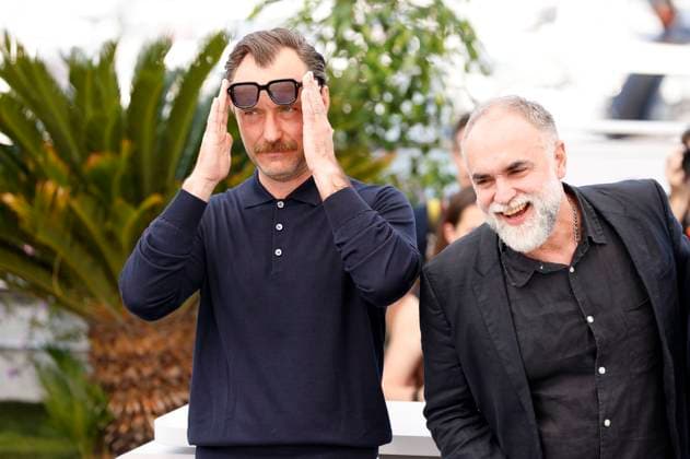 Jude Law and Karim Ainouz at the photocall for the feature film Firebrand at the Festival de Cannes 2023 76 Cannes International Film Festival at the Palais des Festivals Cannes, 22 05 2023. Foto:xS.xGabschx xFuturexImage