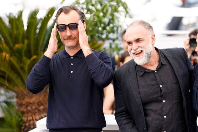 Jude Law and Karim Ainouz at the photocall for the feature film Firebrand at the Festival de Cannes 2023 76 Cannes International Film Festival at the Palais des Festivals Cannes, 22 05 2023. Foto:xS.xGabschx xFuturexImage