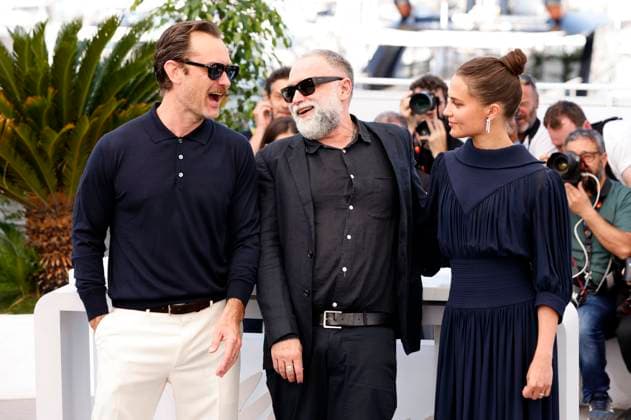 Jude Law, Karim Ainouz and Alicia Vikander at the photocall for the feature film Firebrand at the Festival de Cannes 2023 76 Cannes International Film Festival at the Palais des Festivals Cannes, 22 05 2023. Foto:xS.xGabschx xFuturexImage