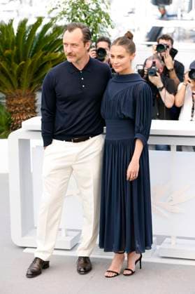 Jude Law and Alicia Vikander at the photocall for the feature film Firebrand at the Festival de Cannes 2023 76 Cannes International Film Festival at the Palais des Festivals Cannes, 22 05 2023. Foto:xS.xGabschx xFuturexImage