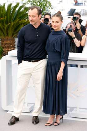 Jude Law and Alicia Vikander at the photocall for the feature film Firebrand at the Festival de Cannes 2023 76 Cannes International Film Festival at the Palais des Festivals Cannes, 22 05 2023. Foto:xS.xGabschx xFuturexImage