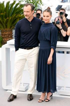 Jude Law and Alicia Vikander at the photocall for the feature film Firebrand at the Festival de Cannes 2023 76 Cannes International Film Festival at the Palais des Festivals Cannes, 22 05 2023. Foto:xS.xGabschx xFuturexImage