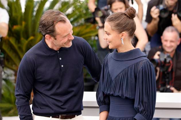 Jude Law and Alicia Vikander at the photocall for the feature film Firebrand at the Festival de Cannes 2023 76 Cannes International Film Festival at the Palais des Festivals Cannes, 22 05 2023. Foto:xS.xGabschx xFuturexImage