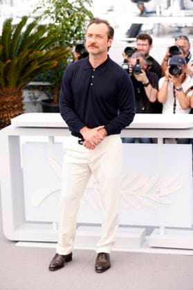 Jude Law at the photocall for the feature film Firebrand at the Festival de Cannes 2023 76 Cannes International Film Festival at the Palais des Festivals Cannes, 22 05 2023. Foto:xS.xGabschx xFuturexImage