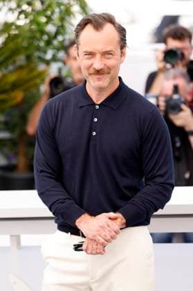 Jude Law at the photocall for the feature film Firebrand at the Festival de Cannes 2023 76 Cannes International Film Festival at the Palais des Festivals Cannes, 22 05 2023. Foto:xS.xGabschx xFuturexImage