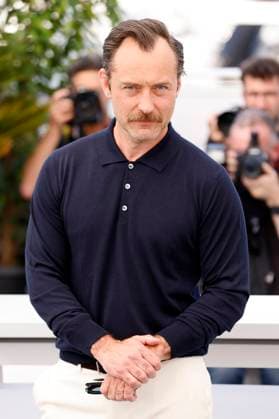 Jude Law at the photocall for the feature film Firebrand at the Festival de Cannes 2023 76 Cannes International Film Festival at the Palais des Festivals Cannes, 22 05 2023. Foto:xS.xGabschx xFuturexImage