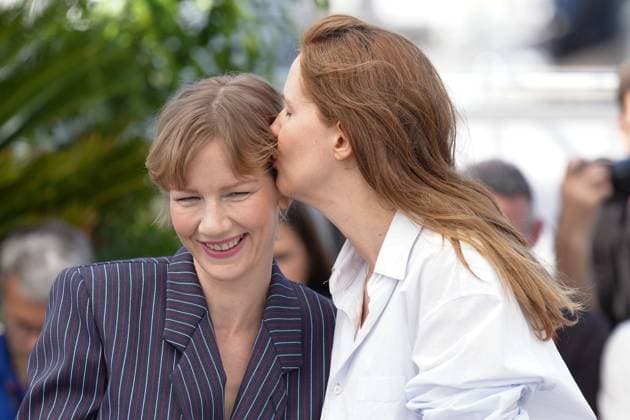 Internationale Filmfestspiele von Cannes, Anatomy of a Fall - Anatomie d une chute Photocall Sandra Hüller - Justine Triet CELEBRITES : 76 eme festival de Cannes - Photocall du film Â« Anatomie d une Chute (Anatomy Of A Fall) Â» - Cannes - 22 05 2023 NorbertScanella Panoramic 
