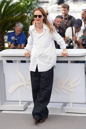 Internationale Filmfestspiele von Cannes, Anatomy of a Fall - Anatomie d une chute Photocall Justine Triet CELEBRITES : 76 eme festival de Cannes - Photocall du film Â« Anatomie d une Chute (Anatomy Of A Fall) Â» - Cannes - 22 05 2023 NorbertScanella Panoramic 