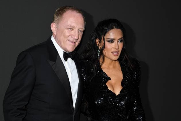 Francois Henri Pinault and Salma Hayek - 2023 Kering Women in Motion Award during the 76th annual Cannes film festival in Cannes, France. CELEBRITES : 76eme festival international de Cannes - Tapis rouge - Cannes - 21 05 2023 LionelUrman Panoramic 