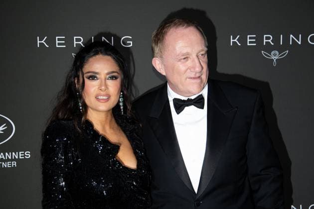 Francois Henri Pinault and Salma Hayek - 2023 Kering Women in Motion Award during the 76th annual Cannes film festival in Cannes, France. CELEBRITES : 76eme festival international de Cannes - Tapis rouge - Cannes - 21 05 2023 LionelUrman Panoramic 