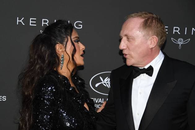Francois Henri Pinault and Salma Hayek - 2023 Kering Women in Motion Award during the 76th annual Cannes film festival in Cannes, France. CELEBRITES : 76eme festival international de Cannes - Tapis rouge - Cannes - 21 05 2023 LionelUrman Panoramic 
