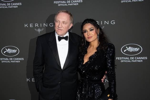 Francois Henri Pinault and Salma Hayek - 2023 Kering Women in Motion Award during the 76th annual Cannes film festival in Cannes, France. CELEBRITES : 76eme festival international de Cannes - Tapis rouge - Cannes - 21 05 2023 LionelUrman Panoramic 
