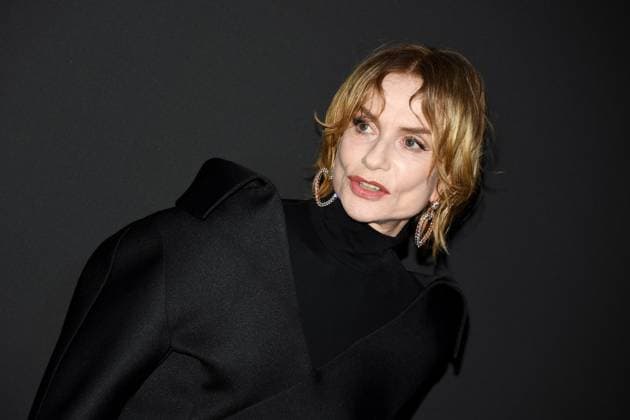 Isabelle Huppert - 2023 Kering Women in Motion Award during the 76th annual Cannes film festival in Cannes, France. CELEBRITES : 76eme festival international de Cannes - Tapis rouge - Cannes - 21 05 2023 LionelUrman Panoramic 