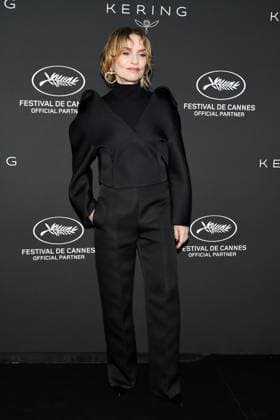 Isabelle Huppert - 2023 Kering Women in Motion Award during the 76th annual Cannes film festival in Cannes, France. CELEBRITES : 76eme festival international de Cannes - Tapis rouge - Cannes - 21 05 2023 LionelUrman Panoramic 