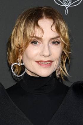 Isabelle Huppert - 2023 Kering Women in Motion Award during the 76th annual Cannes film festival in Cannes, France. CELEBRITES : 76eme festival international de Cannes - Tapis rouge - Cannes - 21 05 2023 LionelUrman Panoramic 