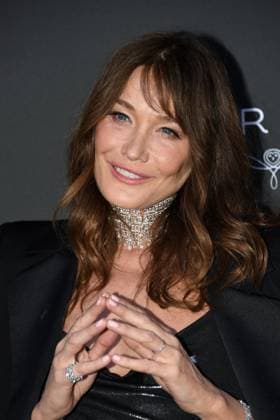 Carla Bruni - 2023 Kering Women in Motion Award during the 76th annual Cannes film festival in Cannes, France. CELEBRITES : 76eme festival international de Cannes - Tapis rouge - Cannes - 21 05 2023 LionelUrman Panoramic 