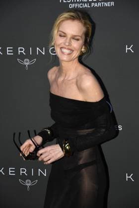 Eva Herzigova - 2023 Kering Women in Motion Award during the 76th annual Cannes film festival in Cannes, France. CELEBRITES : 76eme festival international de Cannes - Tapis rouge - Cannes - 21 05 2023 LionelUrman Panoramic 