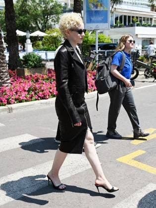 76th Cannes Film Festival 2023, day 7 - Julia Garner walking on the croisette  Copyright: xManuelexMangiarottix xipa-agencyx xPoolxPhotoxEventsx01x IPA_IPA38125207