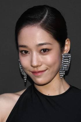 Roh Yoon-seo - 2023 Kering Women in Motion Award during the 76th annual Cannes film festival in Cannes, France. CELEBRITES : 76eme festival international de Cannes - Tapis rouge - Cannes - 21 05 2023 LionelUrman Panoramic 