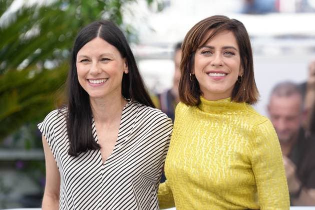 Helena Miquel - Maria Leon CELEBRITES : 76 eme festival de Cannes - Photocall du film Â« Cerrar Los Ojos (Close Your Eyes) Â» - Cannes - 22 05 2023 NorbertScanella Panoramic 