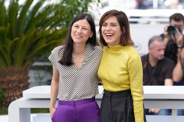 Helena Miquel - Maria Leon CELEBRITES : 76 eme festival de Cannes - Photocall du film Â« Cerrar Los Ojos (Close Your Eyes) Â» - Cannes - 22 05 2023 NorbertScanella Panoramic 