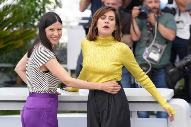 Helena Miquel - Maria Leon CELEBRITES : 76 eme festival de Cannes - Photocall du film Â« Cerrar Los Ojos (Close Your Eyes) Â» - Cannes - 22 05 2023 NorbertScanella Panoramic 