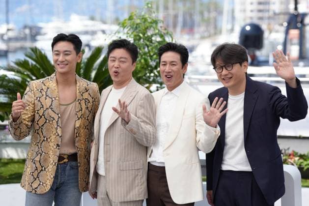 Ju Ji-hun - Kim Hee-won - Lee Sun-kyun - Kim Tae-gon CELEBRITES : 76 eme festival de Cannes - Photocall du film Â« Project Silence Â» - Cannes - 22 05 2023 NorbertScanella Panoramic 