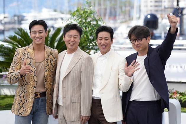Ju Ji-hun - Kim Hee-won - Lee Sun-kyun - Kim Tae-gon CELEBRITES : 76 eme festival de Cannes - Photocall du film Â« Project Silence Â» - Cannes - 22 05 2023 NorbertScanella Panoramic 