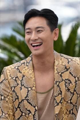 Ju Ji-hun CELEBRITES : 76 eme festival de Cannes - Photocall du film Â« Project Silence Â» - Cannes - 22 05 2023 NorbertScanella Panoramic 