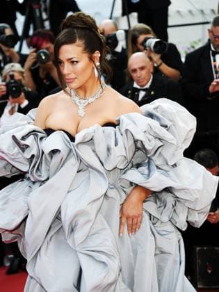 76th Cannes Film Festival 2023, evening 7 - Red Carpet film Club Zero . In the photo Ashley Graham  Copyright: xAlbertoxTerenghix xipa-agency.nex xPoolxPhotoxEventsx01x IPA_IPA38131330