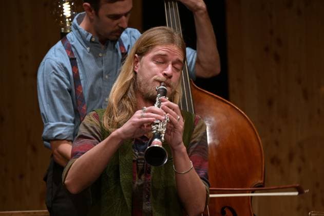Concert and reading Brahms and the folk music , with the artists opera singer Raphael Fingerlos, actor Michael Dangl and pianis