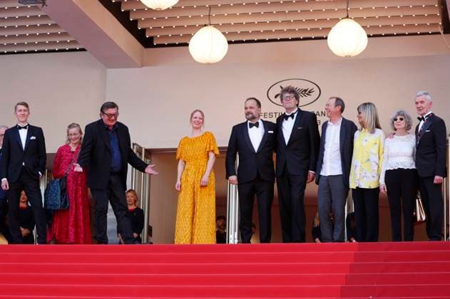 Jussi Vatanen, Paula Oinonen, Aki Kaurismäki, Alma Pöysti, Misha Jaari, Mark Lwoff, guests and Wolfgang Werner at the premiere of the feature film Kuolleet lehdet Fallen Leaves at the Festival de Cannes 2023 76 Cannes International Film Festival at the Palais des Festivals Cannes, 22 05 2023. Foto:xD.xBedrosianx xFuturexImage