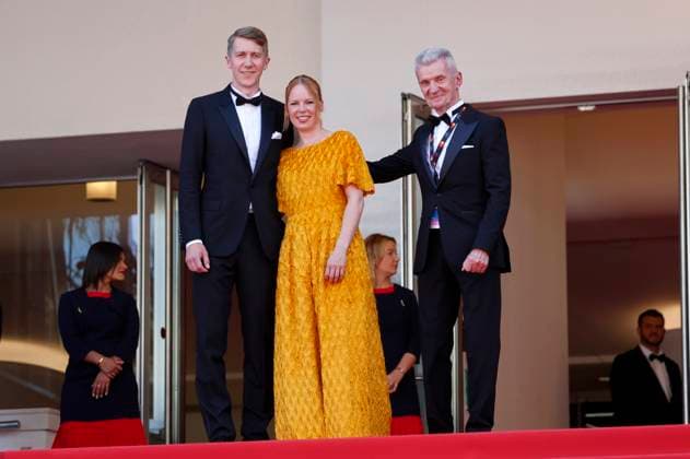 Jussi Vatanen, Alma Pöysti and Wolfgang Werner at the premiere of the feature film Kuolleet lehdet Fallen Leaves at the Festival de Cannes 2023 76 Cannes International Film Festival at the Palais des Festivals Cannes, 22 05 2023 Foto:xD.xBedrosianx xFuturexImage